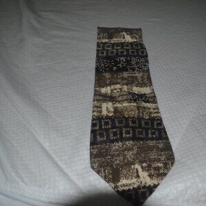 Van Heusen men's silk necktie with abstract geometric pattern